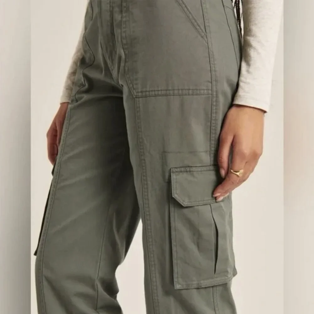 Abercrombie & Fitch Women's Relaxed Cargo Pants Olive Green Size 33/16 - Picture 3 of 8